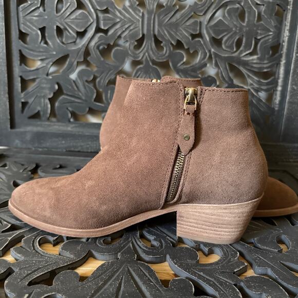 Thursday Boot Co Everyday Downtown Taupe Brown Suede Ankle Boots Size 8 - Picture 4 of 14